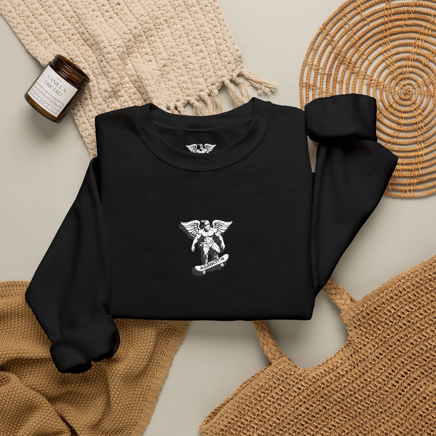 Floral Letter V Crewneck Sweatshirt – Minimal White Monogram Pullover