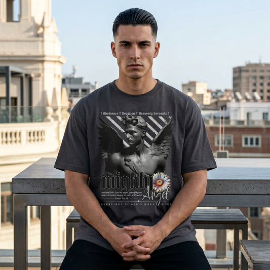 Angel Graphic Oversized Tee — Vintage Streetwear Top for Art Lovers