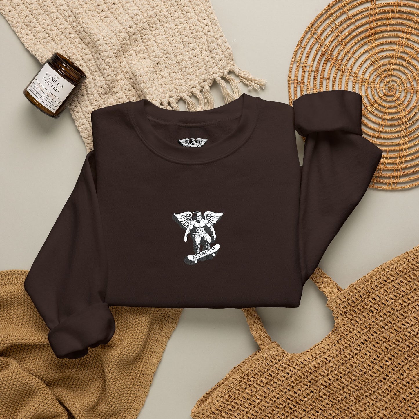 Floral Letter V Crewneck Sweatshirt – Minimal White Monogram Pullover