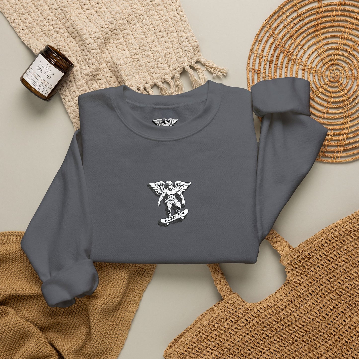 Floral Letter V Crewneck Sweatshirt – Minimal White Monogram Pullover